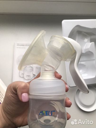 Молокоотсос ручной Avent Авент + 2 бутылочки