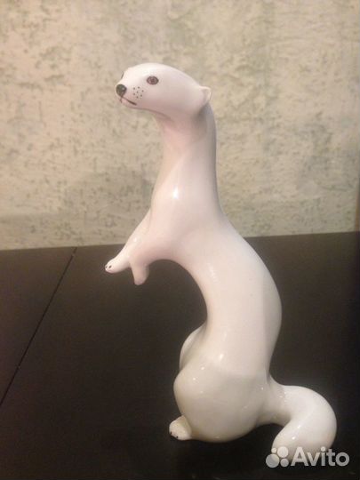 Статуэтка ласка на задних лапах лфз