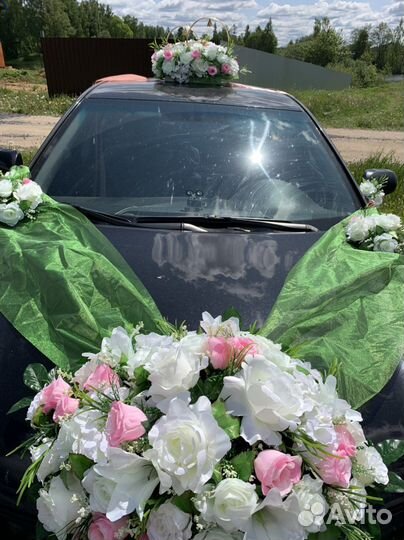 Кольца и украшения на машину свадебные