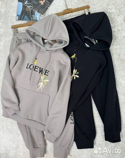 Спортивный костюм женский Loewe