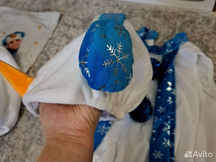 Новогодний костюм снеговичок