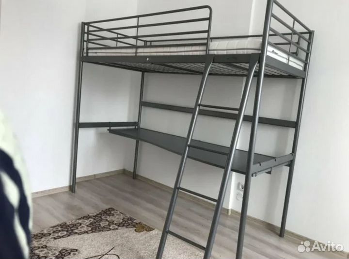 Кровать чердак со столом IKEA