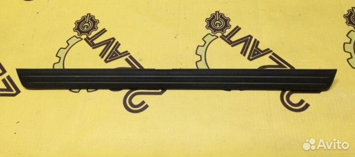 Накладка на порог внешняя передняя правая Toyota