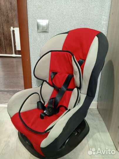 Автомобильное кресло