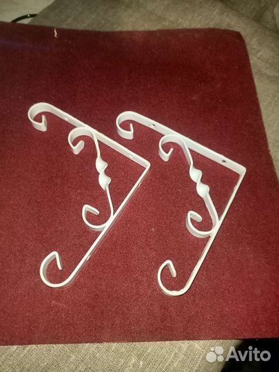 Уголок- держатель для полок