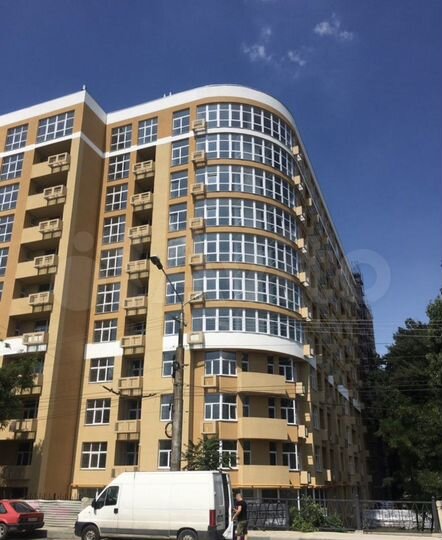 1-к. квартира, 42 м², 1/10 эт.