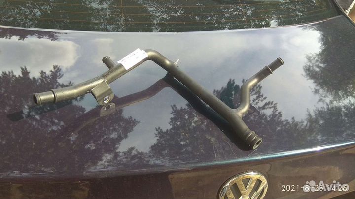 Трубка системы охлаждения Фольксваген Джетта (голь