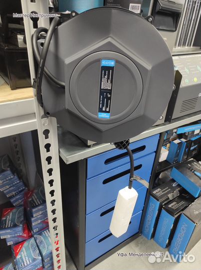 Удлинитель электрический на инерционной катушке