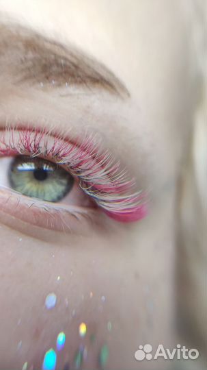 Наращивание ресниц, оформление бровей