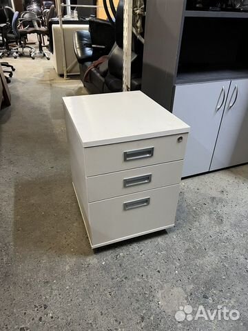 Тумба выкатная Blum цвет бежевый