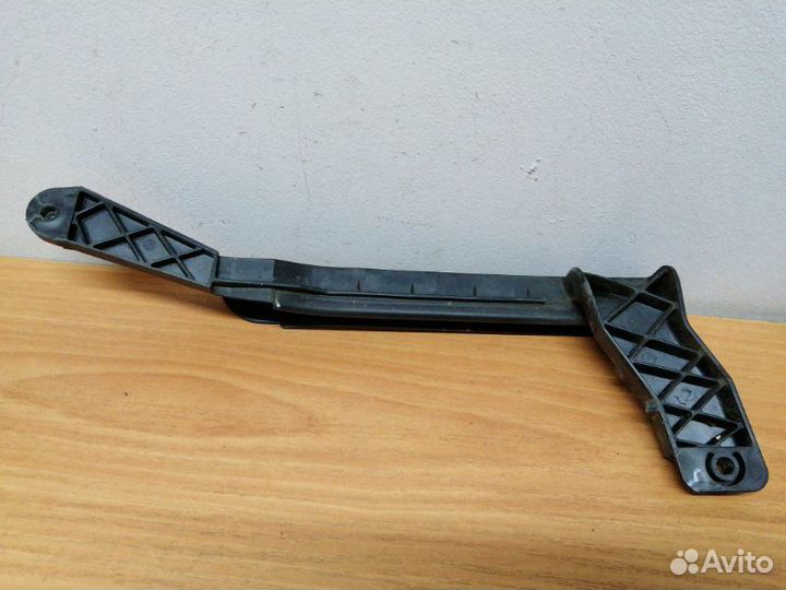 Направляющая стекла двери задняя правая Citroen C4