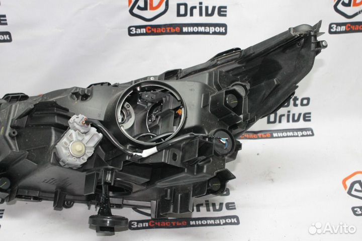 Lexus NX 200 Фара правая