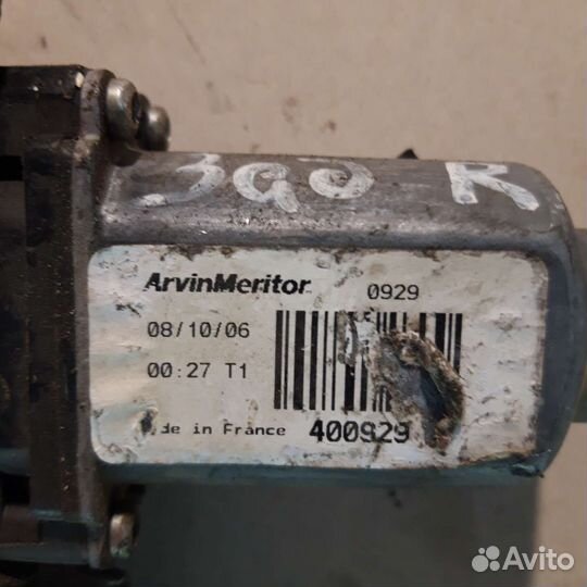 Стеклоподьемник задний Ниссан Ноте