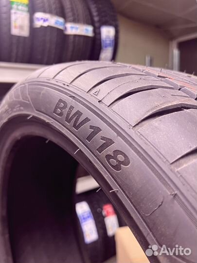 Bearway BW118 275/45 R21 147U