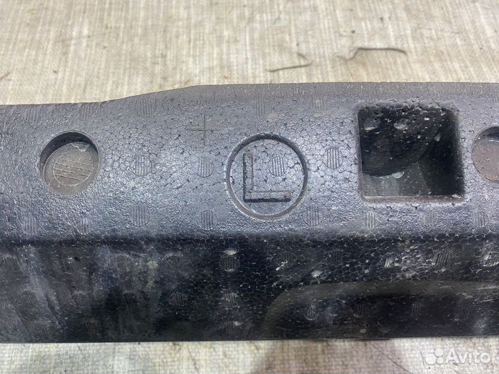 Абсорбер левый переднего бампера Тойота Лэнд Крузе