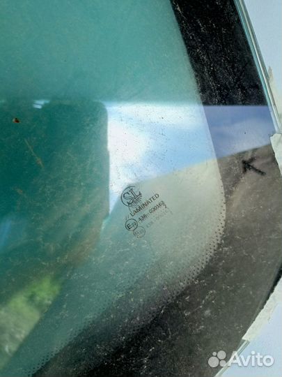 Лобовое стекло 
