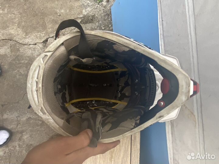 Кроссовый шлем