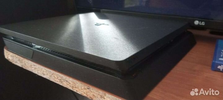 Приставка PS4 slim