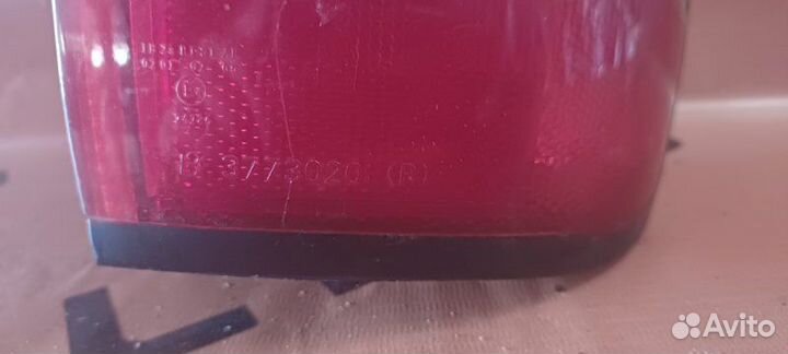 Стоп-сигнал правый Toyota Hiace KZH106 1KZ-TE