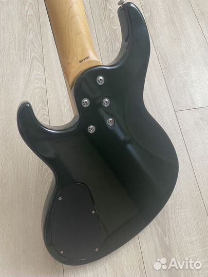 Басс гитара Samick Fairlane 5 струн