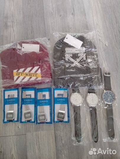 Часы и шапки