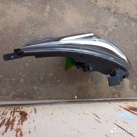 Фара передняя левая Kia Rio X