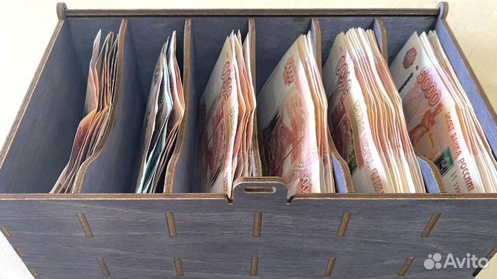 Деревянная шкатулка