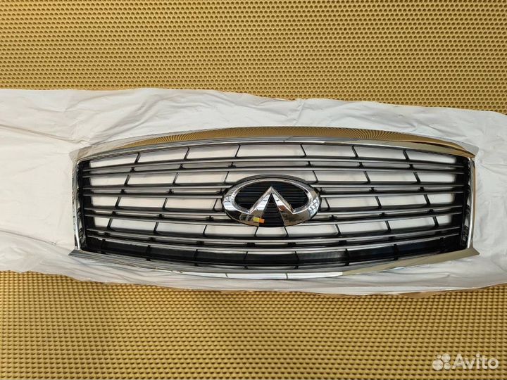Решетка радиатора передняя Infiniti M25 M37 M56
