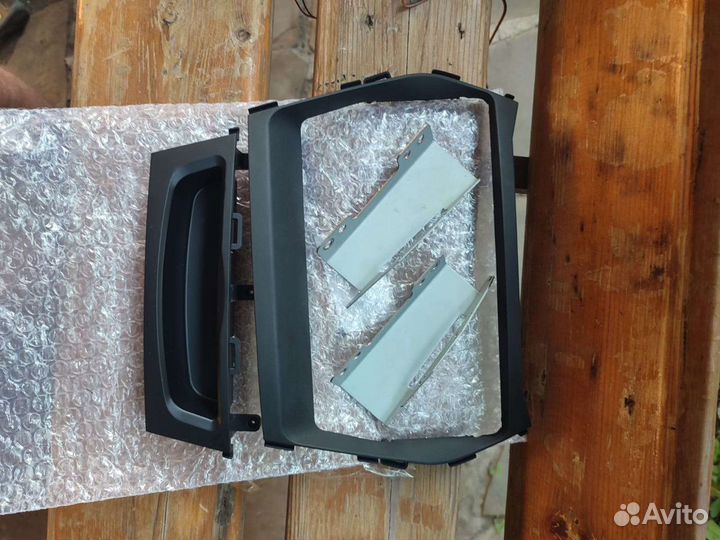 Рамка магнитолы Santa Fe III DM 2012-2018