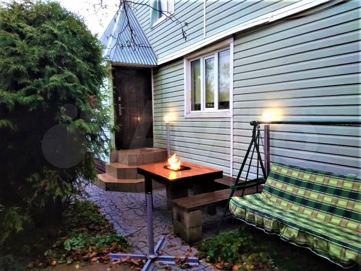 Дом 160 м² на участке 4 сот.