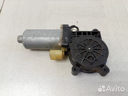 Моторчик переднего правого стеклоподъемника