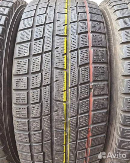 Yokohama Ice Guard IG30 215/50 R17 98T