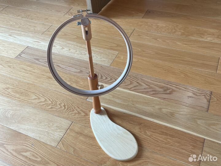 Пяльца для вышивания с подставкой