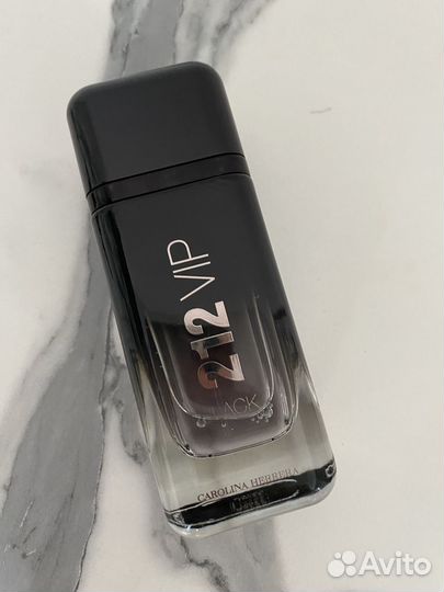 212vip black carolina herrera