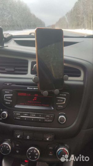 Держатель для телефона в машину