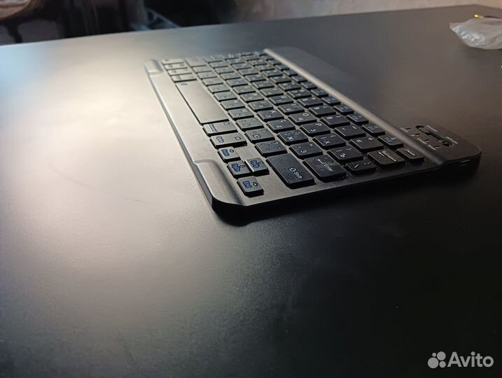 Ультратонкая беспроводная клавиатура + Bluetooth