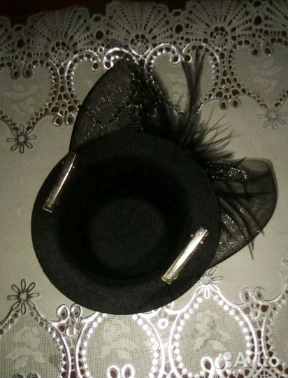 Заколка шляпка