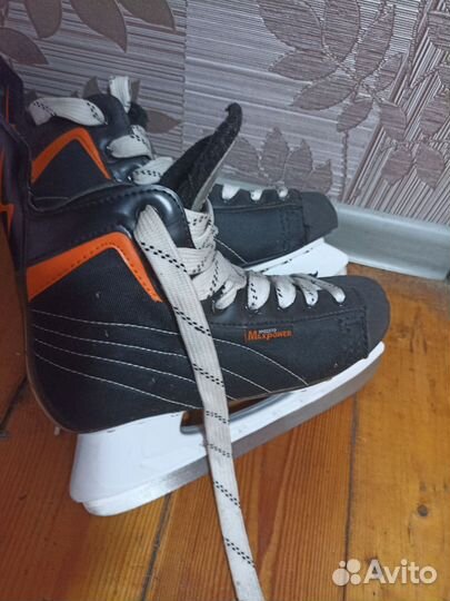 Коньки хоккейные 39 размер