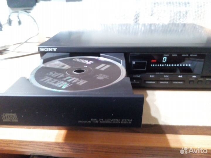 CD плеер sony CDP-M55