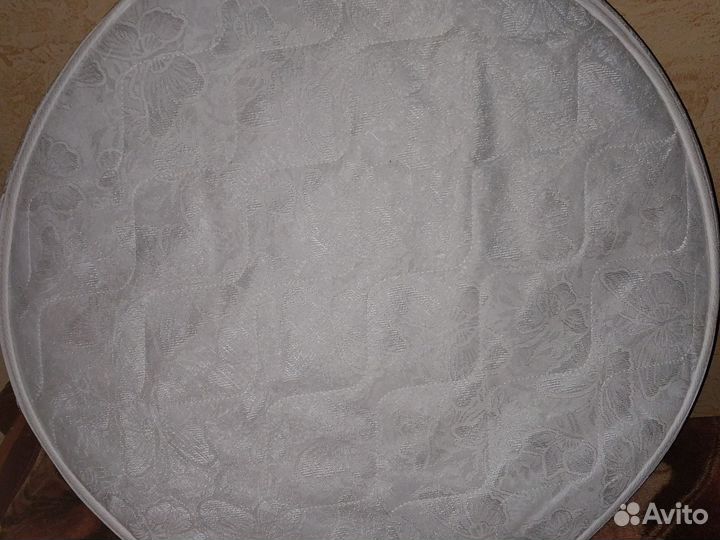 Простыня на резинке и матрас