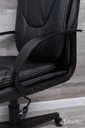 Кресло из экокожи