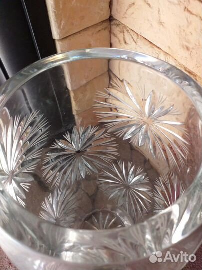 Хрустальная ваза