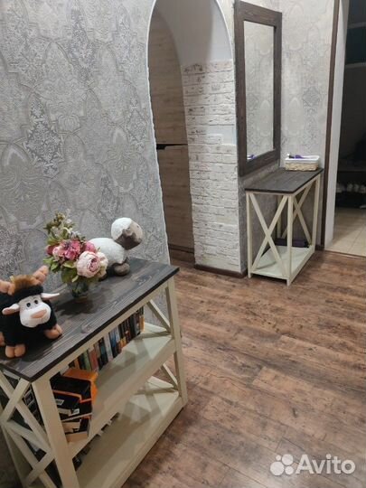 Консоль с зеркалом