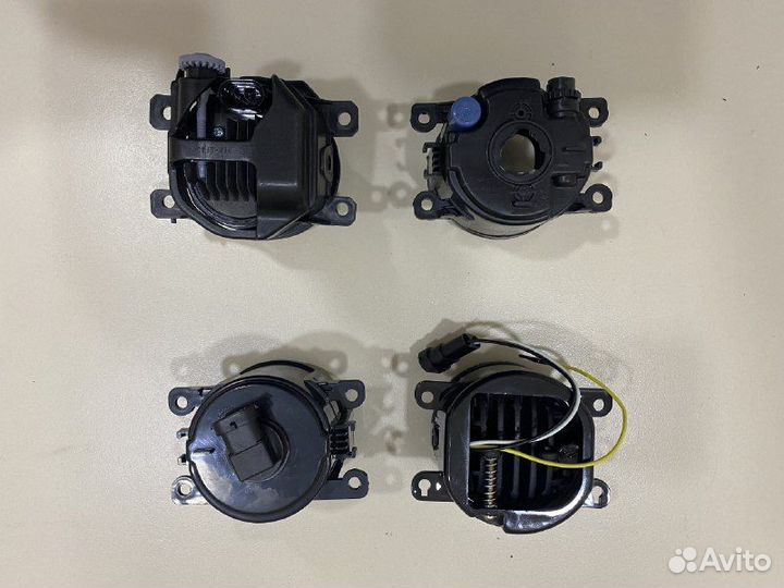 Фара противотуанная Suzuki Jimny Jeep JB23W 1998