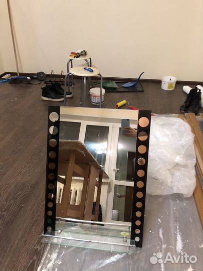 Зеркало настенное в прихожую, в ванну