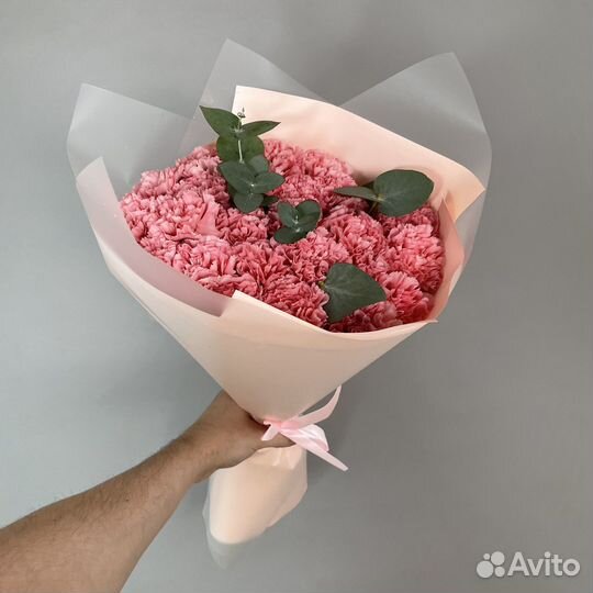 Гвоздики в наличии