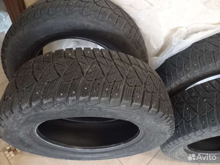 Dunlop Ice Touch 215/65 R16 98T