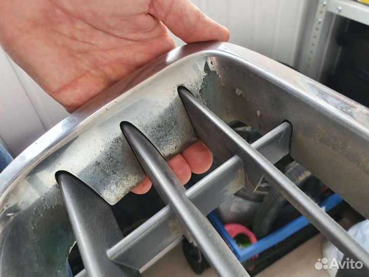 Решётка радиатора Volvo XC90 дорест