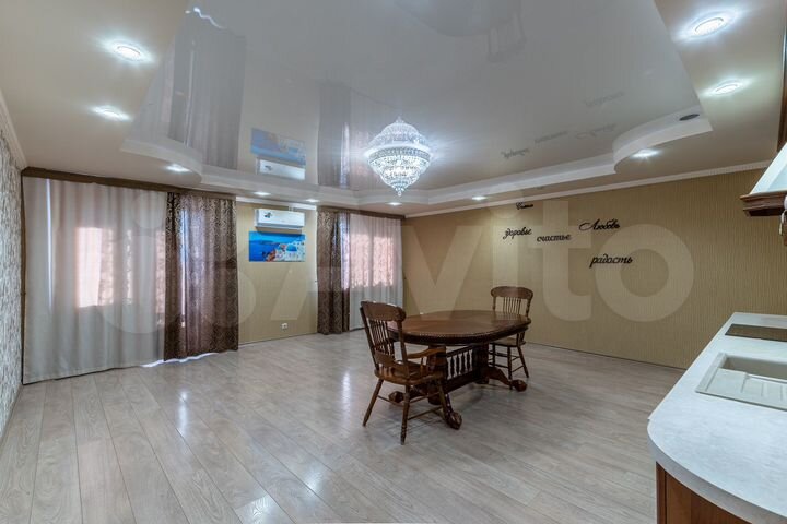 3-к. квартира, 80 м², 6/10 эт.