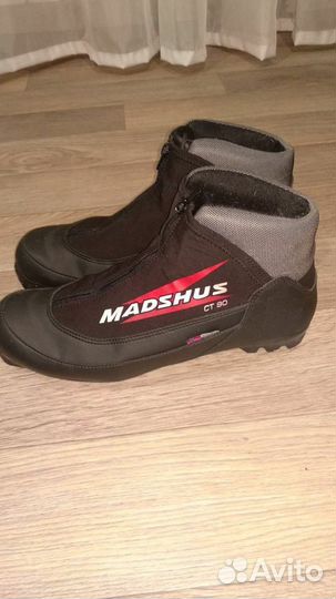 Ботинки лыжные